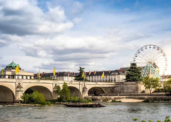 Superbe T2 Proche Cathedrale Et Loire